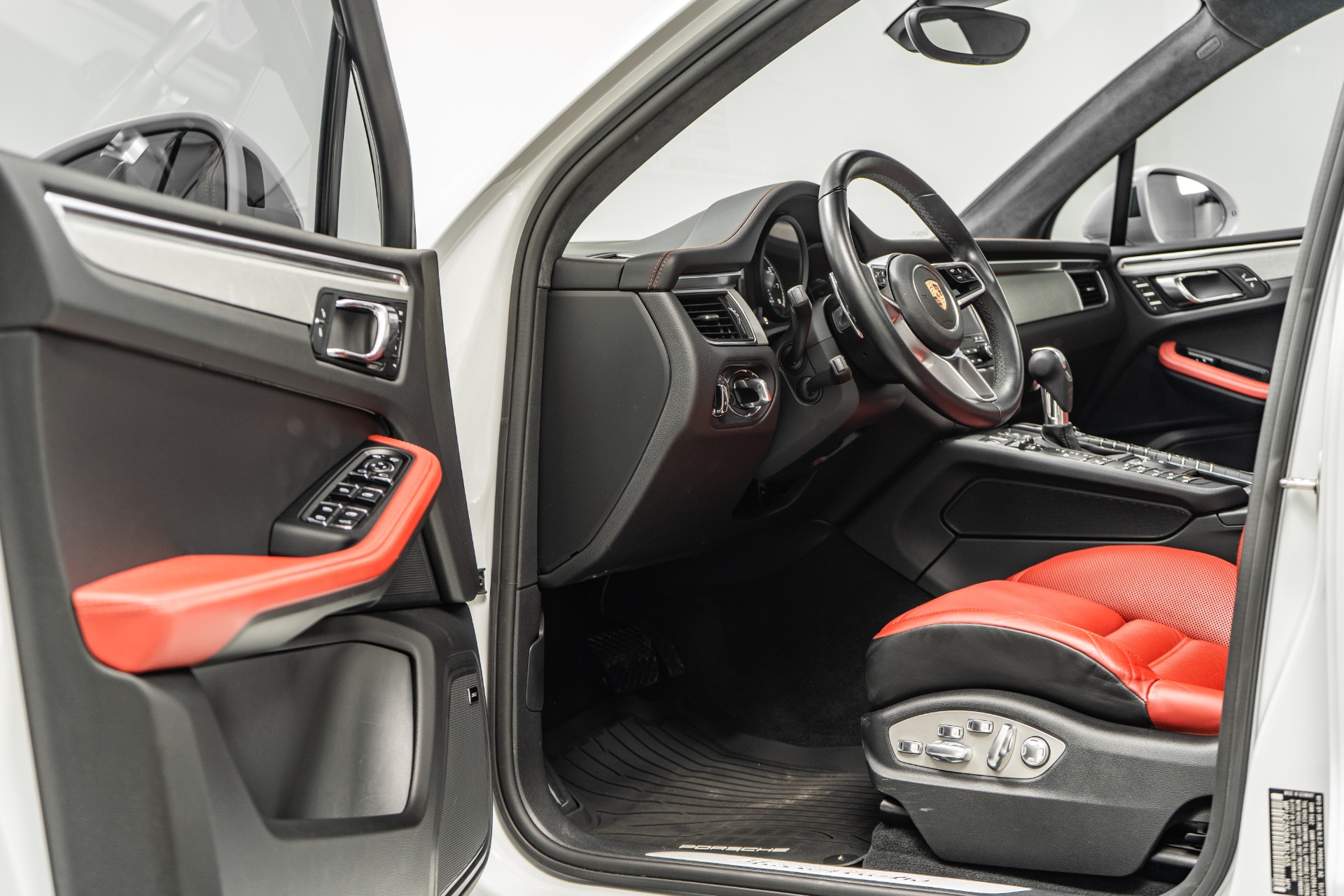 Porsche Macan-Zubehörpakete: Exterieur- und Interieur-Updates für den Turbo