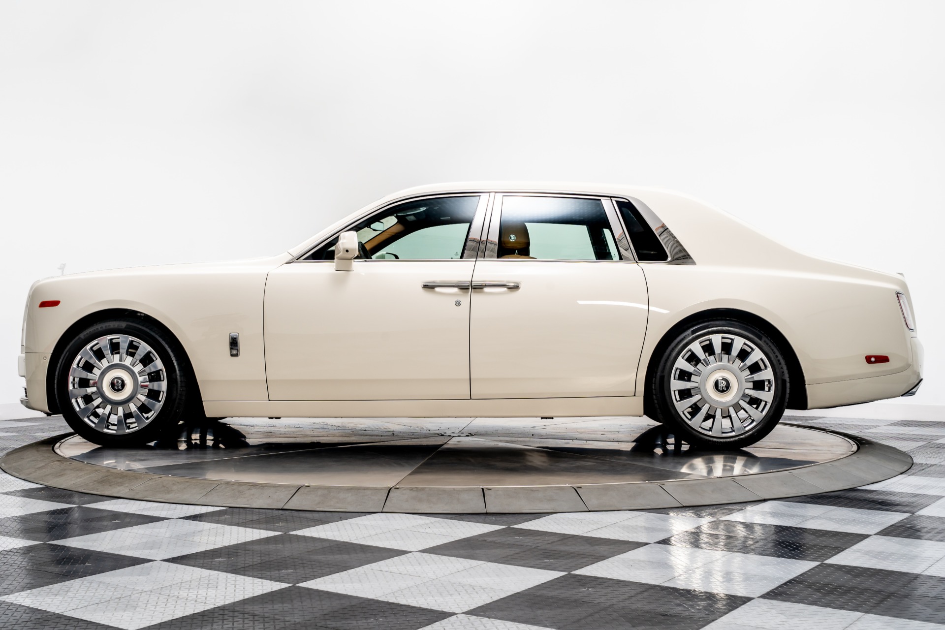 Ultimate Luxury: This £400,000 Rolls Royce Phantom VII EWB Is More